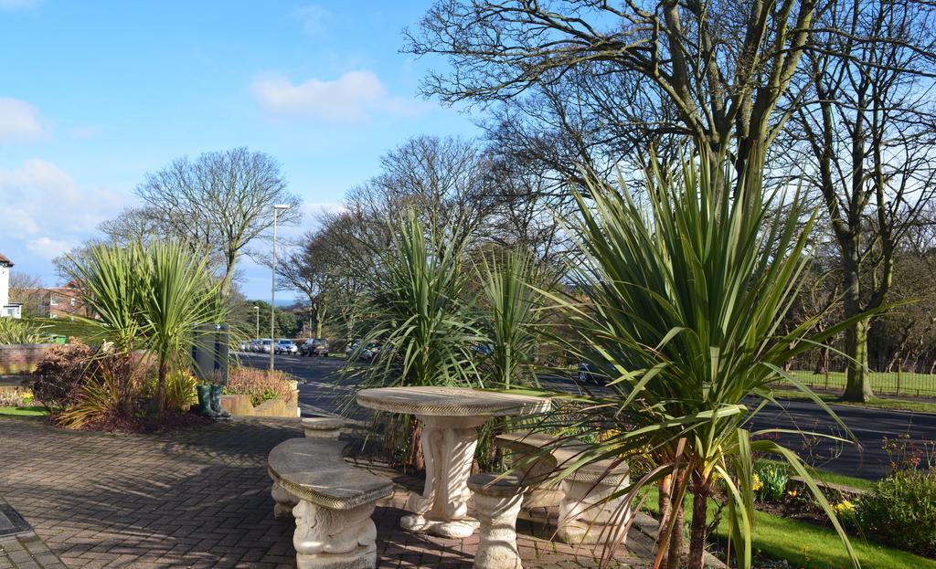 Ryndle Court Hotel Scarborough Exterior photo